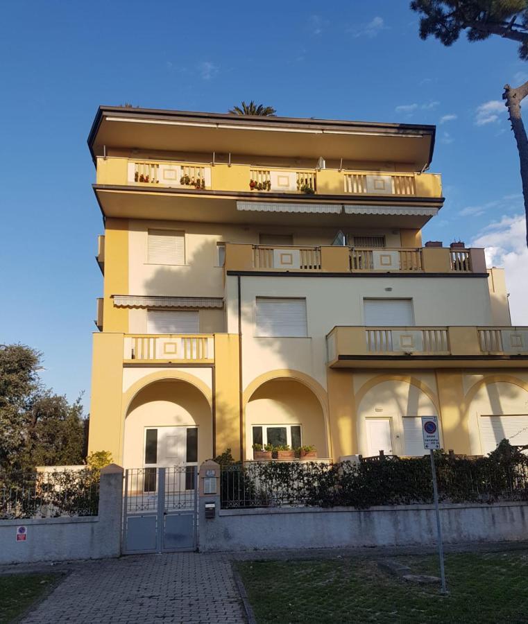 Apartamento Vittoria Marina di Pietrasanta Esterno foto